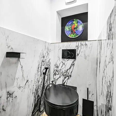 Jacuzzi & Balneotherapy For A Passionate Couple Apartment *