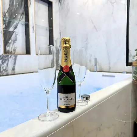 Jacuzzi & Balneotherapy For A Passionate Couple *